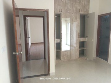 Room in 3 BHK Builder Floor at Jp Nagar Phase 7 – for Rent