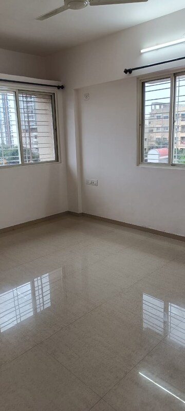 Room in 2 BHK Apartment at Sancheti Belcastel, Mundhwa – for Rent