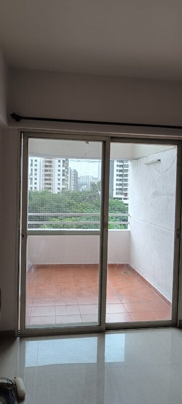 Room in 2 BHK Apartment at Sancheti Belcastel, Mundhwa – for Rent