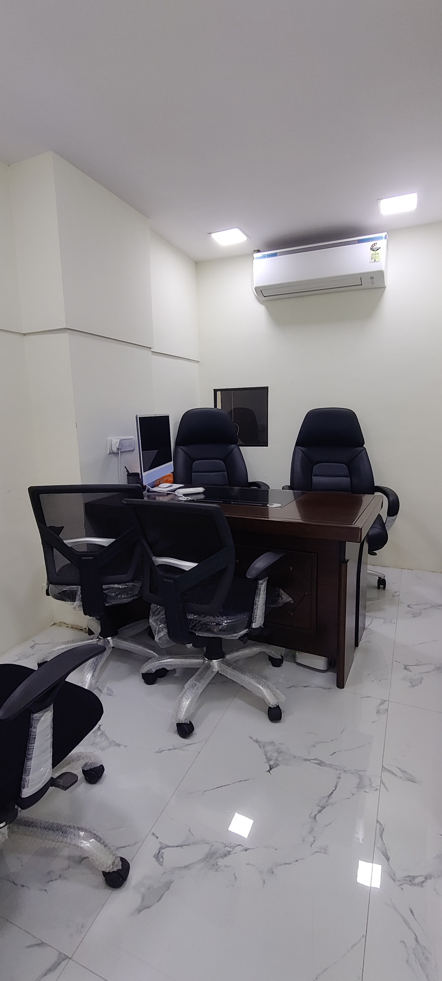 Office Space For Rent in Kamat Industrial Estate