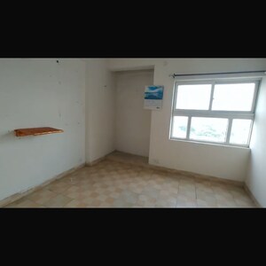 Room in 2 BHK Apartment at BPTP Princess Park, Sector 86 – for Sale