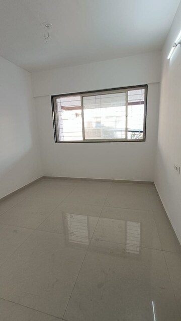 Room in 2 BHK Apartment at Rakshak Nagar Gold, Kharadi – for Rent