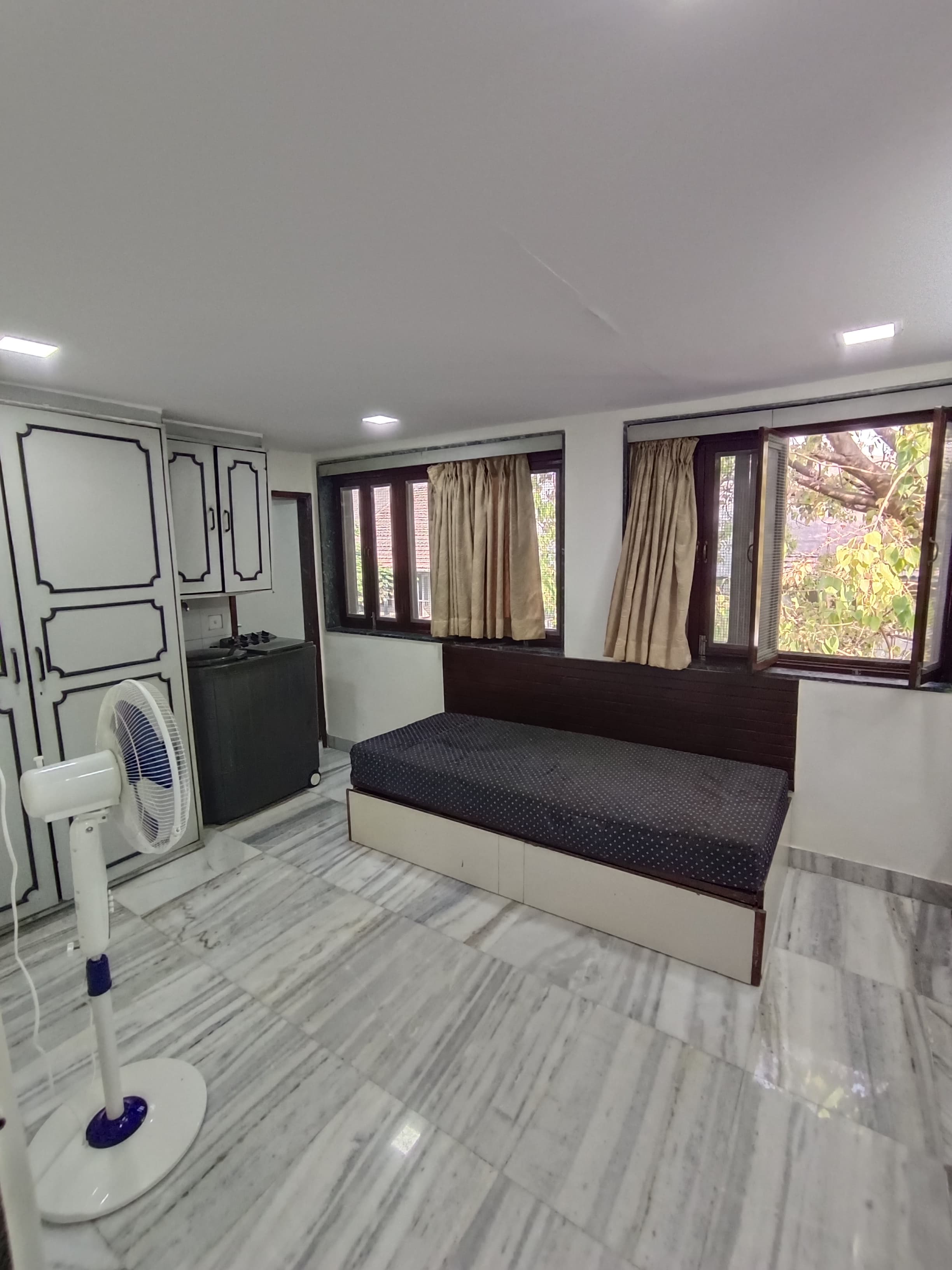 1 BHK Apartment For Sale in Apna Ghar CHS Colaba