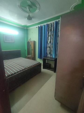 Bedroom in 4 BHK Builder Floor at Sector 37 – for Rent