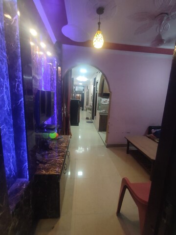 Building Lobby in 4 BHK Builder Floor at Sector 37 – for Rent