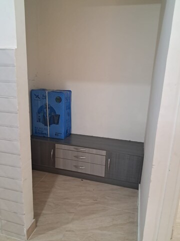 Room in 3 BHK Apartment at Gaur Yamuna City, Gaur Yamuna City – for Rent