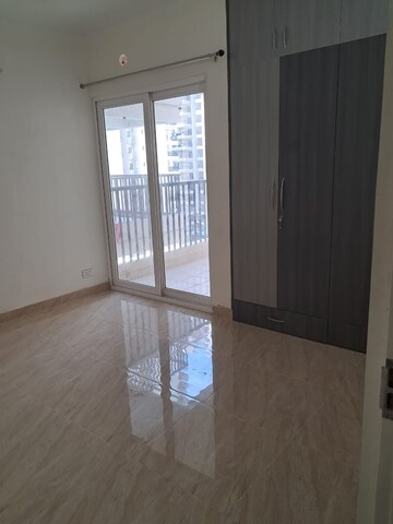 3 BHK Apartment For Rent in Gaur Yamuna City, Gaur Yamuna City