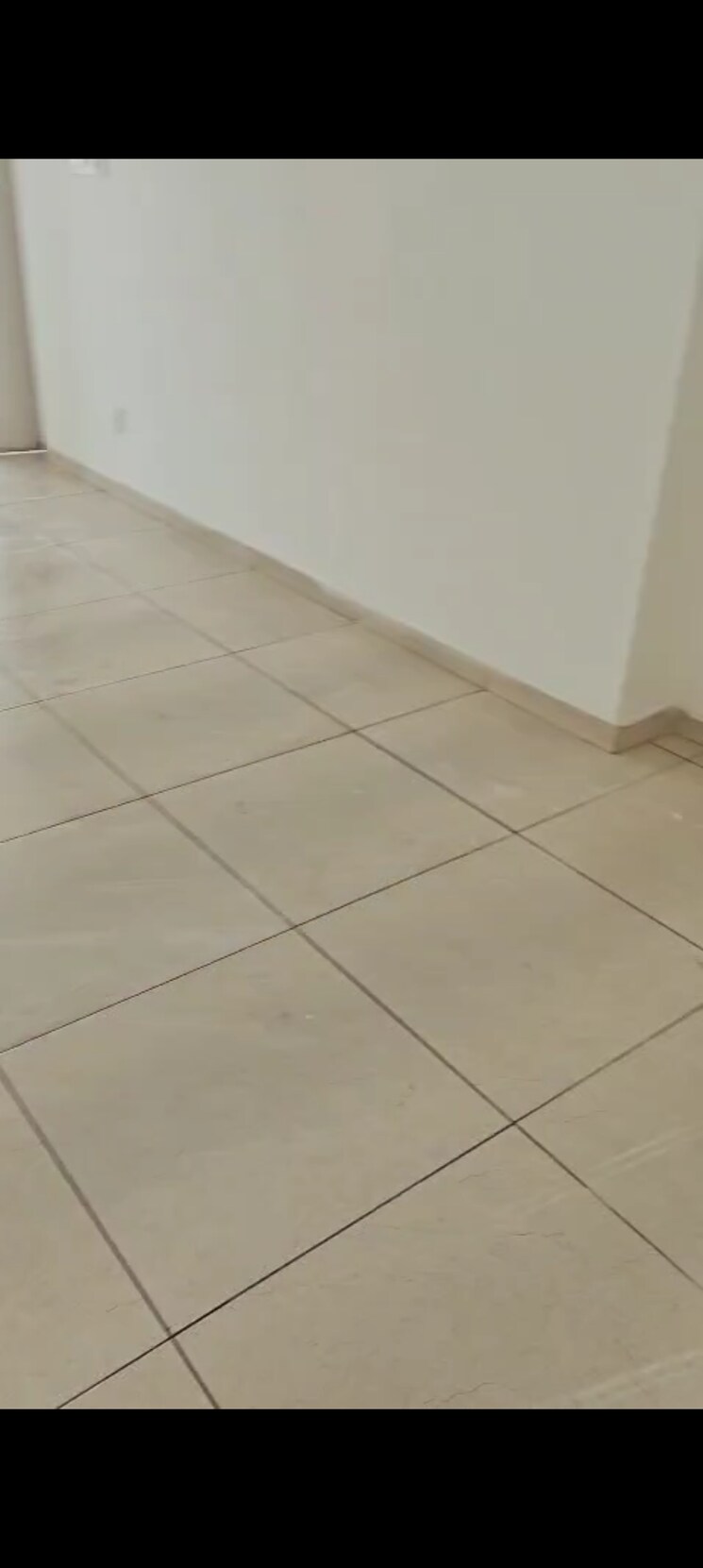 Room, sushma-valencia 3.5 Bedroom 1800 Sq.Ft. Apartment In International Airport Road Zirakpur 9166231