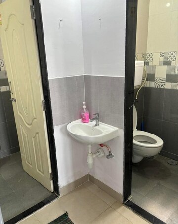 Master Bedroom in 1 BHK Apartment at Andheri West – for Rent