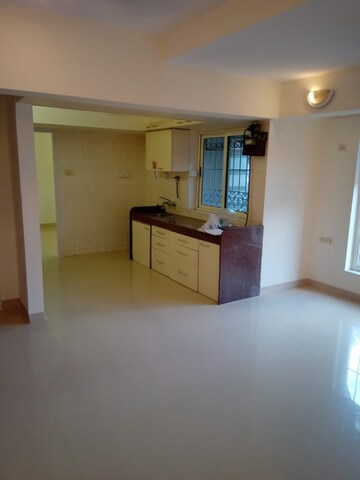 Room in 4 BHK Apartment at Eken Therese, Bandra West – for Rent