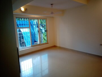 Room in 4 BHK Apartment at Eken Therese, Bandra West – for Rent