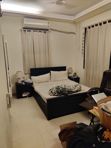Team Area in 4 BHK Apartment at Eken Therese, Bandra West – for Rent