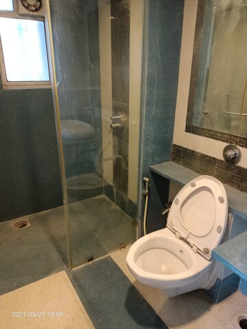Bathroom in 3.5 BHK Apartment at Anand 105, Bandra West – for Rent