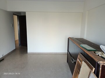 Furnished Amenities in 3.5 BHK Apartment at Anand 105, Bandra West – for Rent