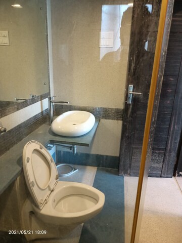 Bathroom in 3.5 BHK Apartment at Anand 105, Bandra West – for Rent