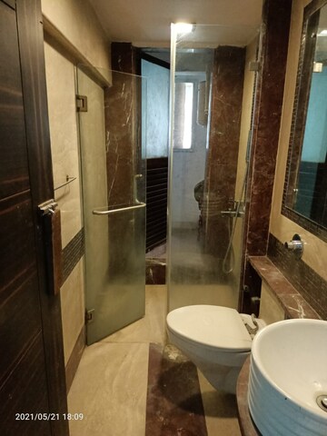 Bathroom in 3.5 BHK Apartment at Anand 105, Bandra West – for Rent