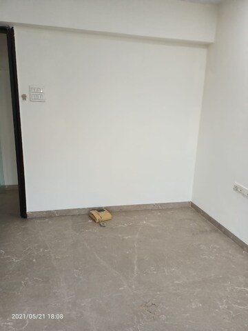 Room in 3.5 BHK Apartment at Anand 105, Bandra West – for Rent