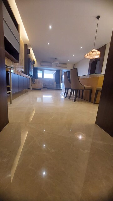 Living Room in 4 BHK Apartment at Vinayak Heights Bandra, Bandra West – for Rent