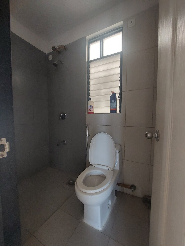 Bathroom, nanded-city-asawari 3 Bedroom 1081 Sq.Ft. Apartment In Nanded Pune 9166251