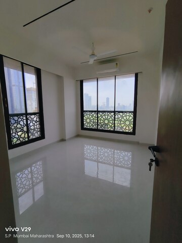Room in 2 BHK Apartment at Alamdar The Auro, Lower Parel – for Rent
