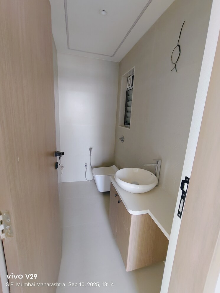 Bathroom, alamdar-the-auro 2 Bedroom 891 Sq.Ft. Apartment In Lower Parel Mumbai 9166305