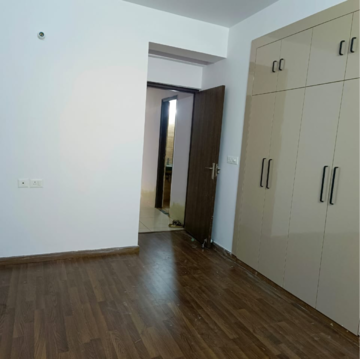 Room in 2 BHK Apartment at BPTP Discovery Park, Badauli Village – for Sale