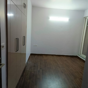 Room in 2 BHK Apartment at BPTP Discovery Park, Badauli Village – for Sale