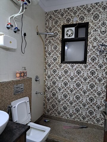 Bathroom in 3 BHK Builder Floor at Unitech South City II, Sector 50 – for Rent