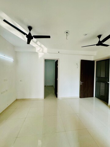 3 BHK Apartment For Rent in Arihant Abode, Sector 10 Greater Noida