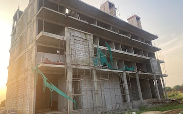 Shop For Sale in Sector 27a
