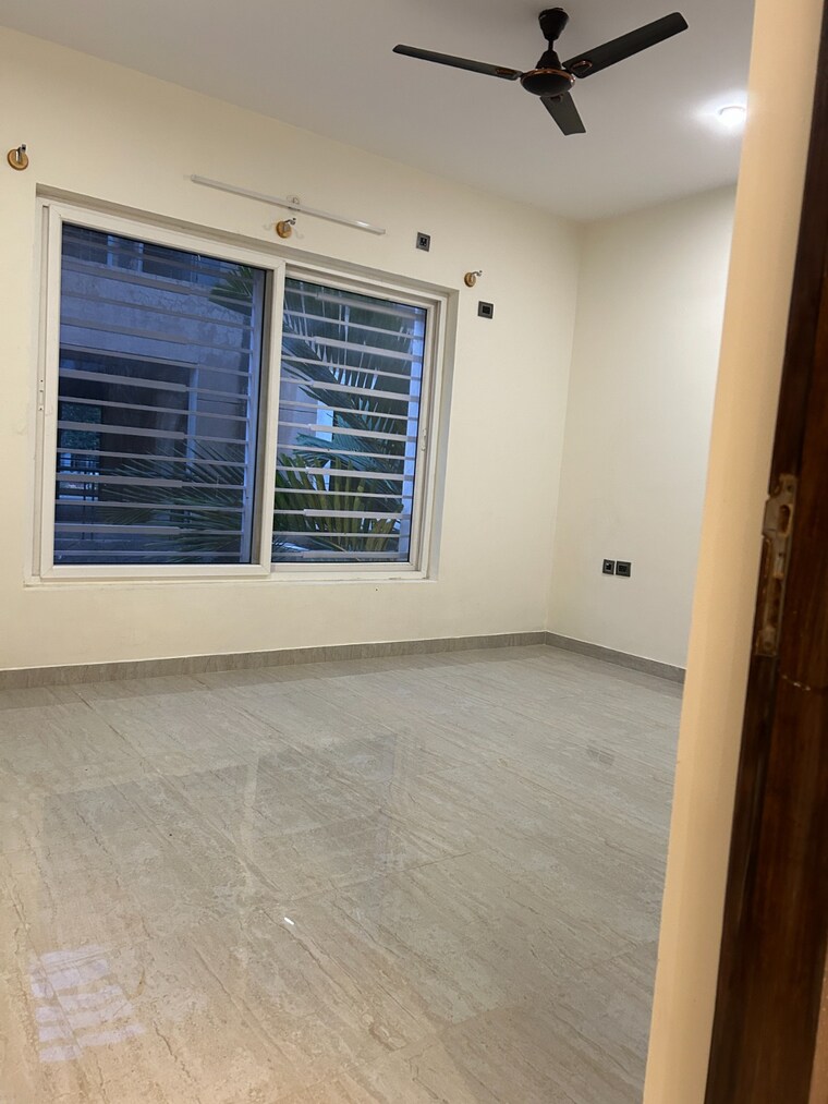 Room, unishire-esplanade 4 Bedroom 4704 Sq.Ft. Villa In Thanisandra Main Road Bangalore 9166376