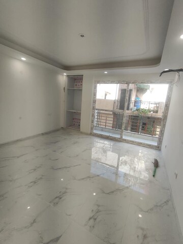 Room in 3.5 BHK Builder Floor at Palm Residency Chhatarpur, Chattarpur – for Rent