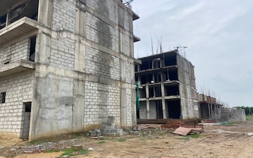 Shop For Sale in Sector 27a