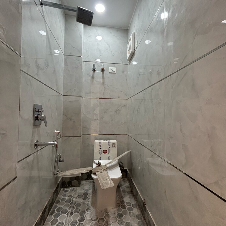 Bathroom, govindpuri 2 Bedroom 550 Sq.Ft. Builder Floor In Govindpuri Delhi 9166450