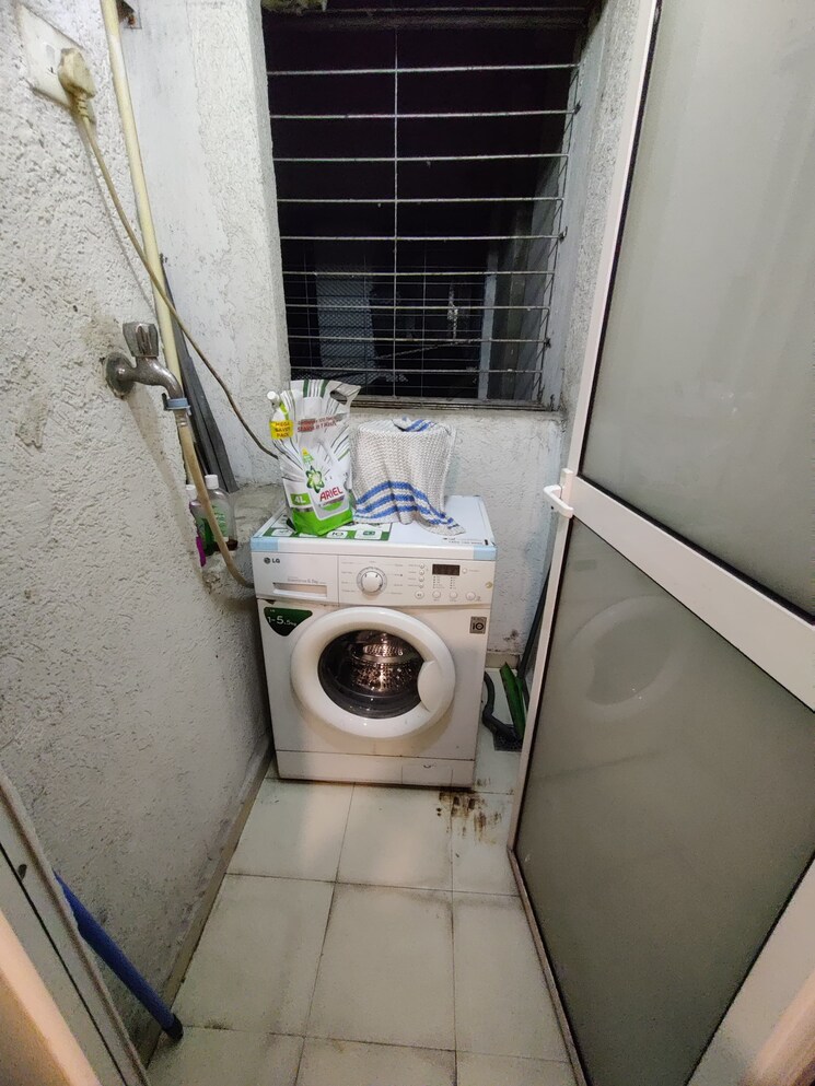 Bathroom, lodha-amara 2 Bedroom 650 Sq.Ft. Apartment In Kolshet Road Thane 9166469