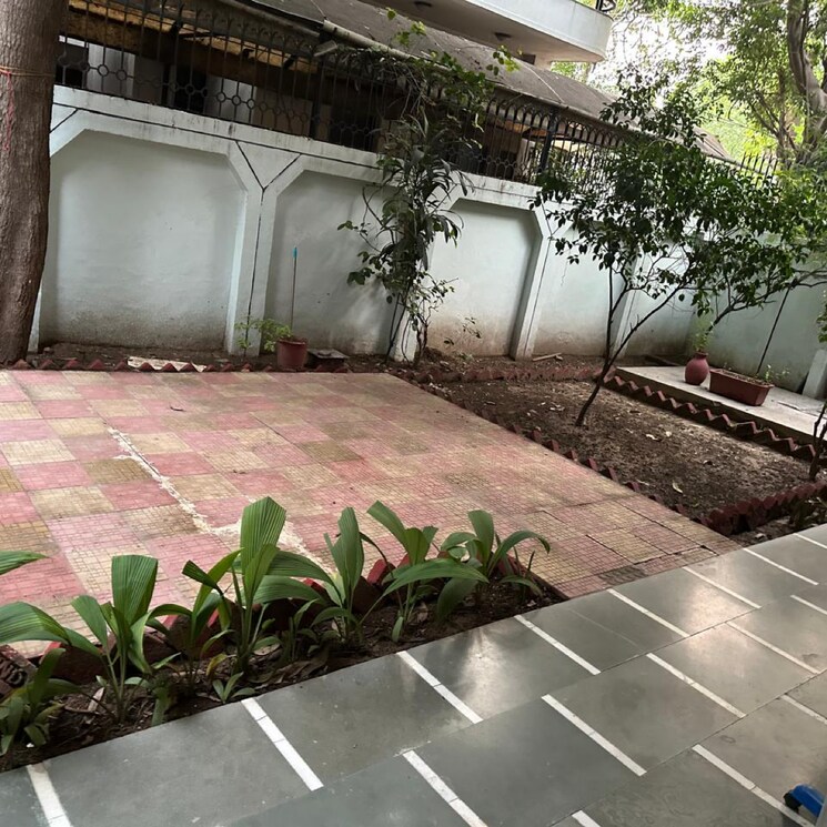Garden, dlf phase ii 6 Bedroom 360 Sq.Yd. Independent House In Dlf Phase ii Gurgaon 9166453