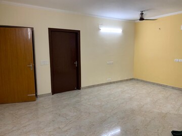 Room in 3 BHK Apartment at Amrapali Leisure Park, Amrapali Leisure Valley – for Rent