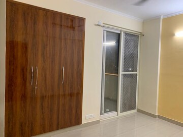 Room in 3 BHK Apartment at Amrapali Leisure Park, Amrapali Leisure Valley – for Rent