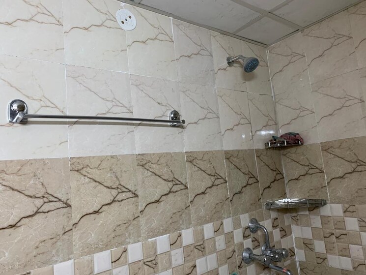 Bathroom, amrapali-leisure-park 3 Bedroom 1450 Sq.Ft. Apartment In Amrapali Leisure Valley Greater Noida 9166454