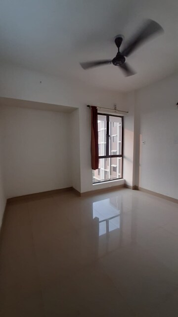 Room in 2 BHK Apartment at Shrachi Greenwood Nest, Rajarhat New Town – for Rent