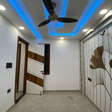 Building Lobby in 3 BHK Builder Floor at Govindpuri – for Sale
