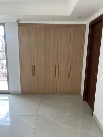 Room in 3 BHK Builder Floor at Greater Kailash ii – for Rent