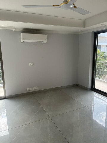 Room in 3 BHK Builder Floor at Greater Kailash ii – for Rent