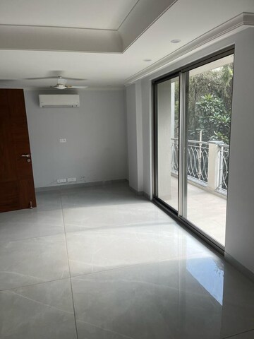 Room in 3 BHK Builder Floor at Greater Kailash ii – for Rent