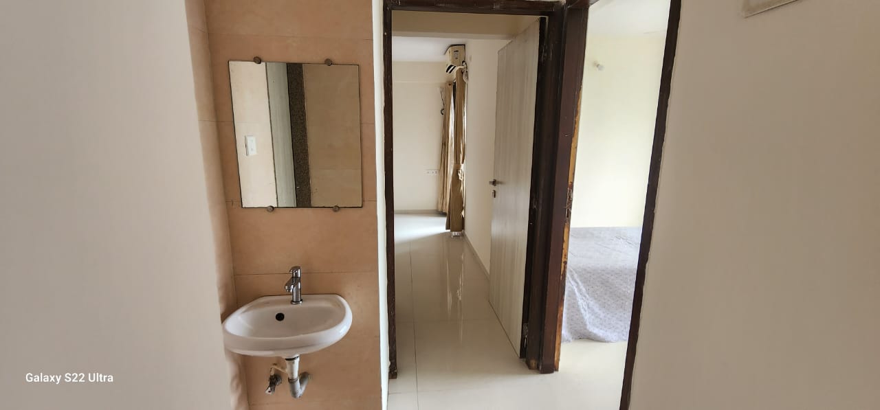 2 BHK + Extra Room Apartment For Rent in Mayuresh Delta
