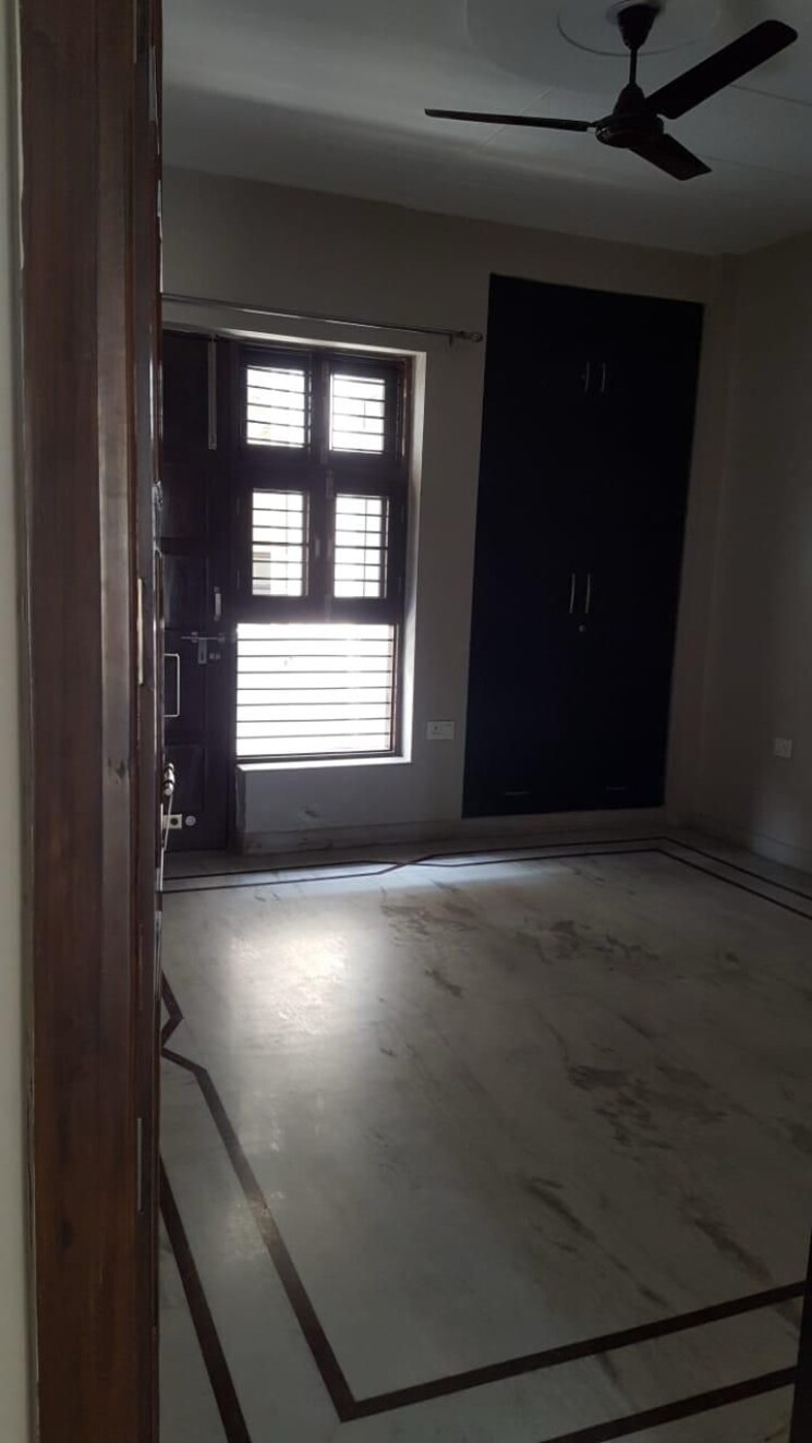 Room, sector 38 2 Bedroom 1363 Sq.Ft. Builder Floor In Sector 38 Gurgaon 9166571