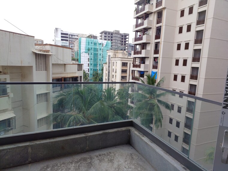 Balcony, radius-residency-and-anand-bhuvan 4 Bedroom 1435 Sq.Ft. Apartment In Santacruz West Mumbai 9166558