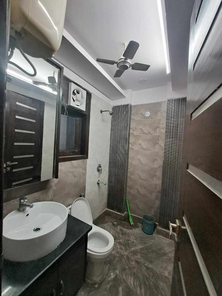 Master Bedroom, chittaranjan park 3 Bedroom 1600 Sq.Ft. Builder Floor In Chittaranjan Park Delhi 9166599