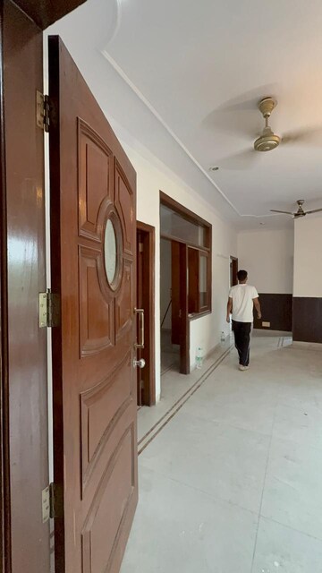 Living Room in 3 BHK Builder Floor at Sukhdev Vihar – for Rent