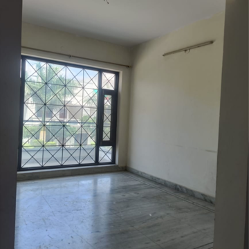 2 BHK Builder Floor For Rent in Sector 21d